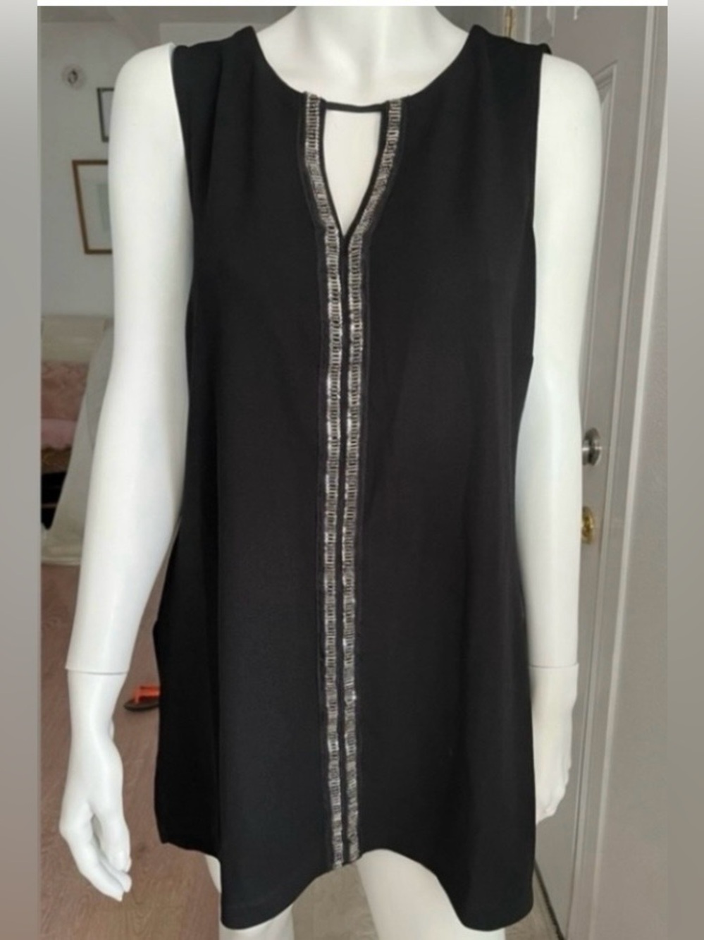 ADRIANNA PAPELL Black Tunic Beaded Top Women's Size Large